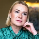 „Problematice se dlouhodobě věnuji,“ sdělila během svého kandidátského projevu Černochová s tím, že se bude snažit výbor vést „tak, aby fungoval“. V projevu také zdůraznila, že nechce nadržovat žádné z politických stran.Hlasování se zúčastnilo 14 z celkových 16 členů výboru. U volby chyběli Robert Králíček (ANO) a Pavel Žáček (ODS).Žáček měl bezpečnostní výbor dočasně vést místo Černochové, dokud byla ministryní. Poslanci jej ale ani nadvakrát nezvolili, i když byl jediným kandidátem.