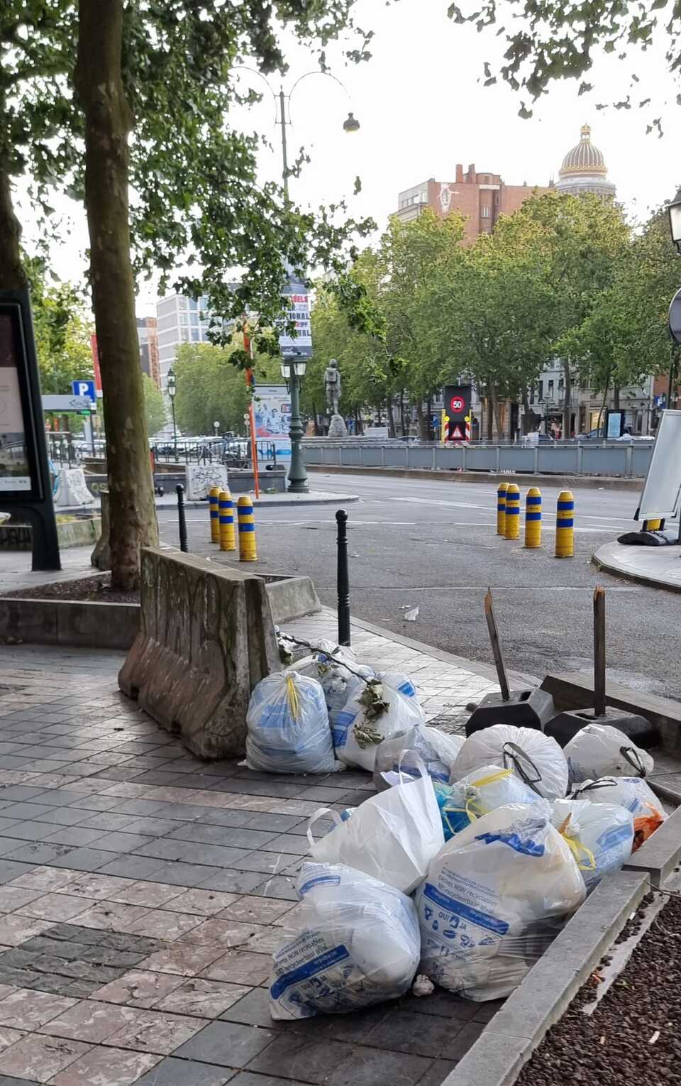 Přesně sem patří Petr Fiala a spol.. Na Západ. Do Brusele...