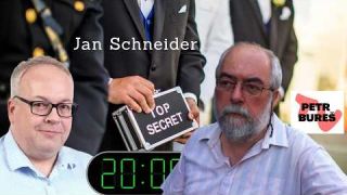 Jan Schneider - bezpečnostní analytik - co je za oponou?