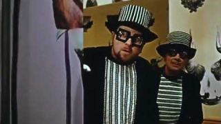 Šíleně smutná princezna - Kujme pikle